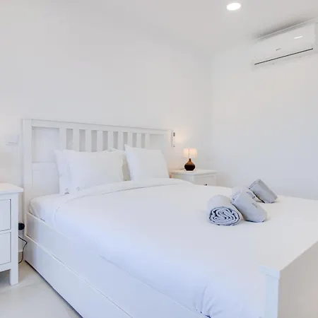 Renovated 2bd Ac Wi-fi Pool 350m Porches (Algarve)